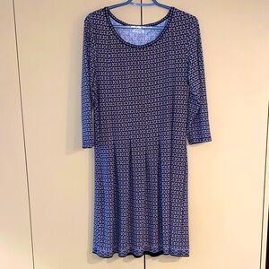 Cute geometric Max Studio dress — three quarter sleeves